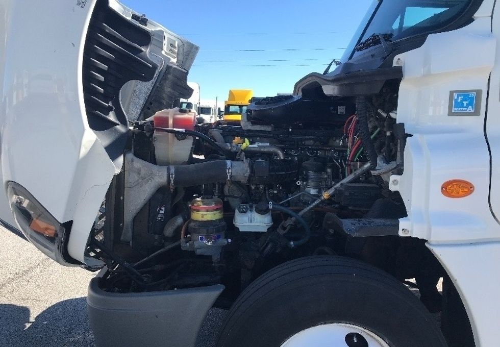Day Cab Tractor-Heavy Duty Tractors-Freightliner-2018-Cascadia 12564ST-Des Moines-IA-611,417\n\t\tmiles-$ 29,750 - Image 16