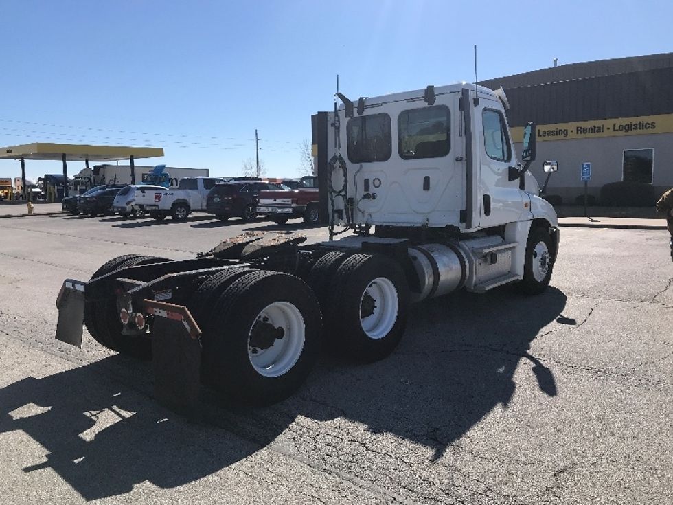 Day Cab Tractor-Heavy Duty Tractors-Freightliner-2018-Cascadia 12564ST-Des Moines-IA-611,417\n\t\tmiles-$ 29,750 - Image 7