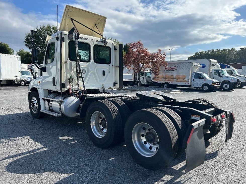Day Cab Tractor-Heavy Duty Tractors-Freightliner-2018-Cascadia 12564ST-Duluth-GA-390,748\n\t\tmiles-$ 39,250 - Image 5