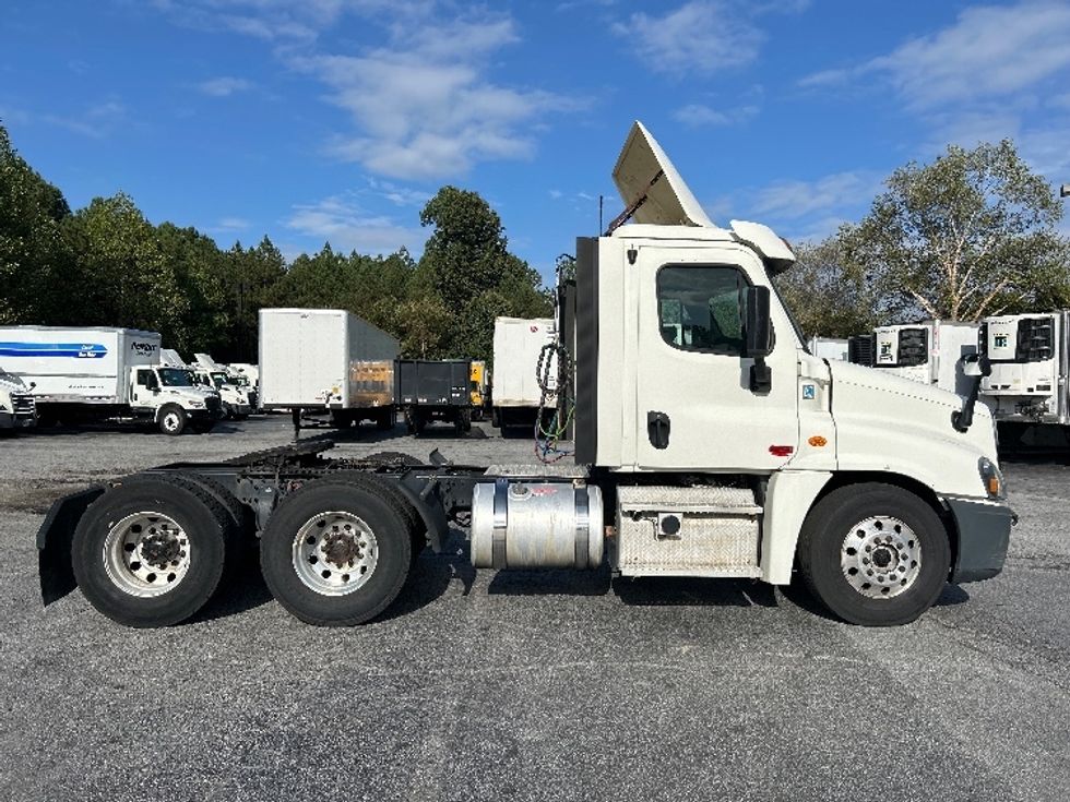 Day Cab Tractor-Heavy Duty Tractors-Freightliner-2018-Cascadia 12564ST-Duluth-GA-390,748\n\t\tmiles-$ 39,250 - Image 8