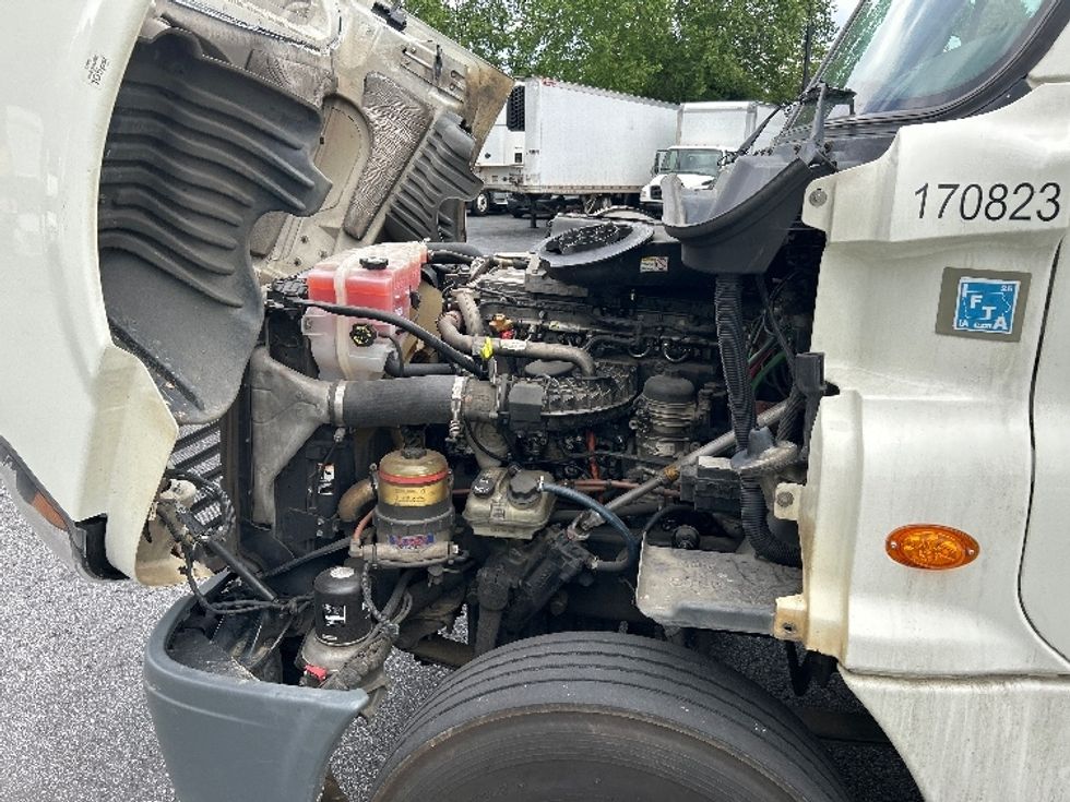 Day Cab Tractor-Heavy Duty Tractors-Freightliner-2018-Cascadia 12564ST-Duluth-GA-412,731\n\t\tmiles-$ 34,750 - Image 16