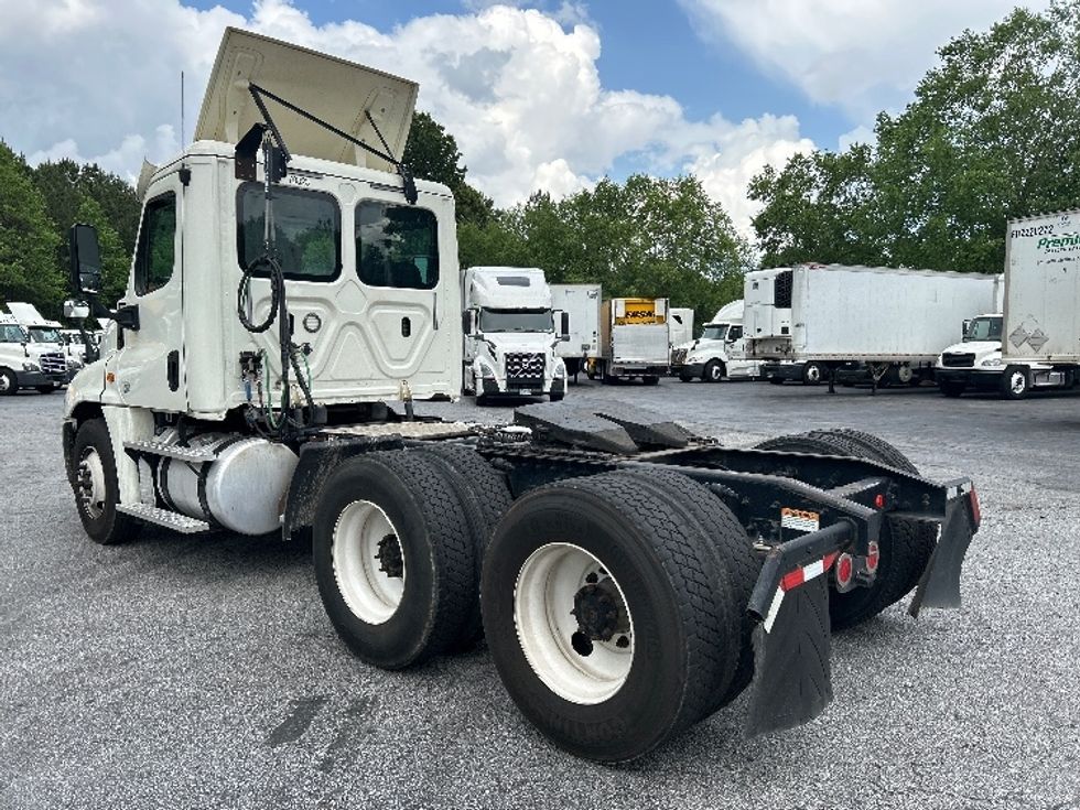 Day Cab Tractor-Heavy Duty Tractors-Freightliner-2018-Cascadia 12564ST-Duluth-GA-412,731\n\t\tmiles-$ 34,750 - Image 5