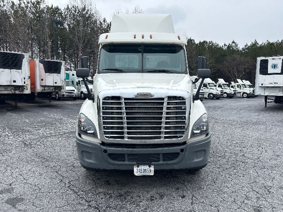 Day Cab Tractor-Heavy Duty Tractors-Freightliner-2018-Cascadia 12564ST-Duluth-GA-438,044\n\t\tmiles-$ 40,500 - Image 2