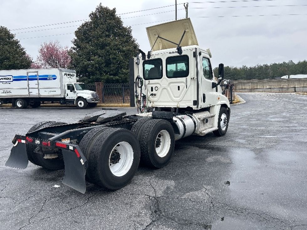 Day Cab Tractor-Heavy Duty Tractors-Freightliner-2018-Cascadia 12564ST-Duluth-GA-438,044\n\t\tmiles-$ 40,500 - Image 7