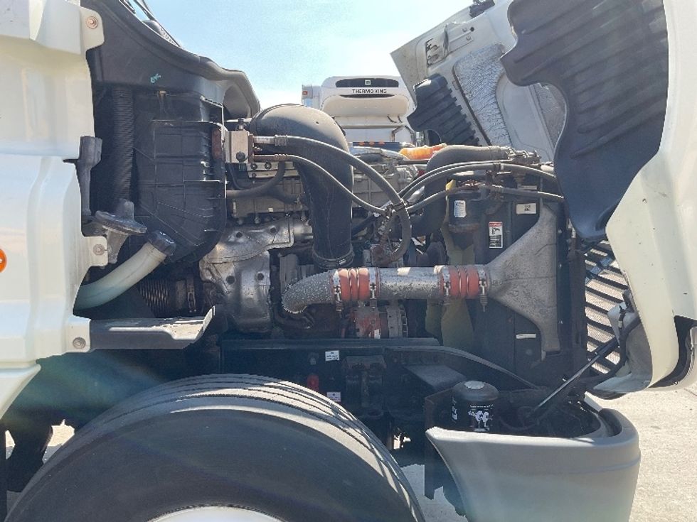 Day Cab Tractor-Heavy Duty Tractors-Freightliner-2018-Cascadia 12564ST-East Chicago-IN-393,801\n\t\tmiles-$ 36,000 - Image 15