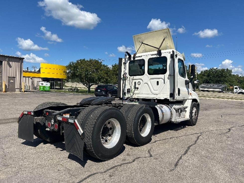 Day Cab Tractor-Heavy Duty Tractors-Freightliner-2018-Cascadia 12564ST-East Chicago-IN-420,684\n\t\tmiles-$ 38,000 - Image 7