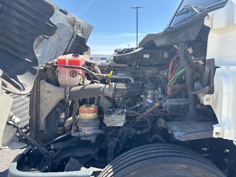 Day Cab Tractor-Heavy Duty Tractors-Freightliner-2018-Cascadia 12564ST-East Chicago-IN-436,939\n\t\tmiles-$ 38,250 - Image 16