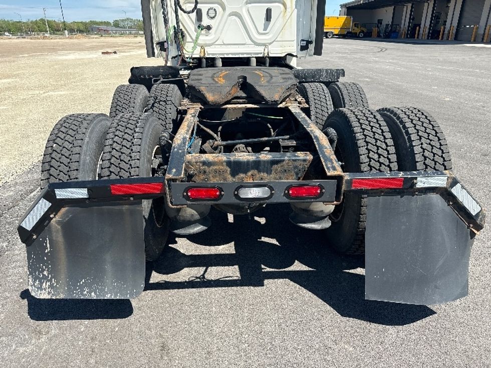 Day Cab Tractor-Heavy Duty Tractors-Freightliner-2018-Cascadia 12564ST-East Chicago-IN-436,939\n\t\tmiles-$ 38,250 - Image 6