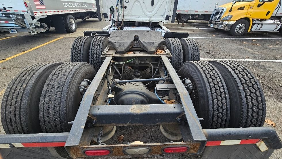 Day Cab Tractor-Heavy Duty Tractors-Freightliner-2018-Cascadia 12564ST-Edison-NJ-220,706\n\t\tmiles-$ 48,000 - Image 6