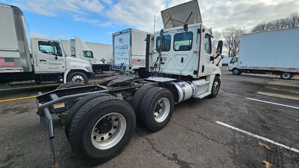 Day Cab Tractor-Heavy Duty Tractors-Freightliner-2018-Cascadia 12564ST-Edison-NJ-220,706\n\t\tmiles-$ 48,000 - Image 7