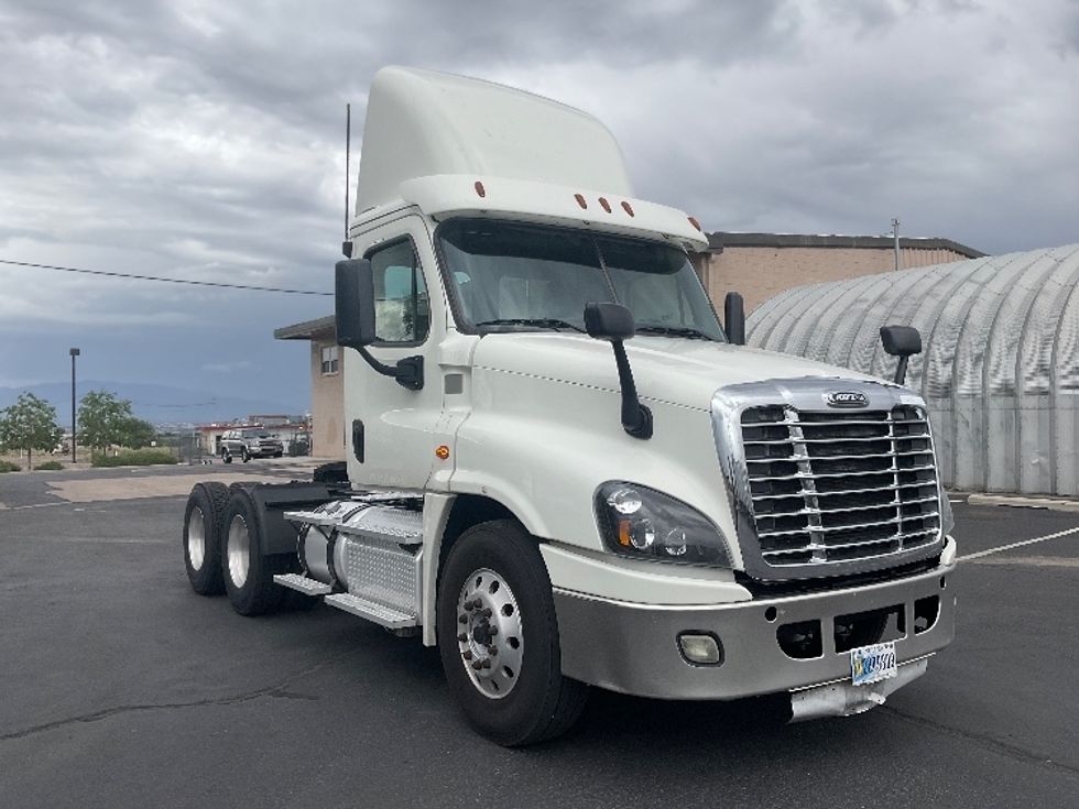Day Cab Tractor-Heavy Duty Tractors-Freightliner-2018-Cascadia 12564ST-El Paso-TX-548,125\n\t\tmiles-$ 31,500 - Image 1