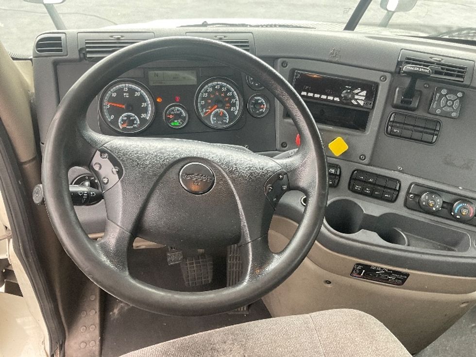 Day Cab Tractor-Heavy Duty Tractors-Freightliner-2018-Cascadia 12564ST-El Paso-TX-548,125\n\t\tmiles-$ 31,500 - Image 11