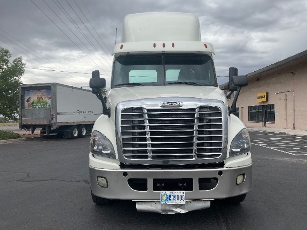 Day Cab Tractor-Heavy Duty Tractors-Freightliner-2018-Cascadia 12564ST-El Paso-TX-548,125\n\t\tmiles-$ 31,500 - Image 2