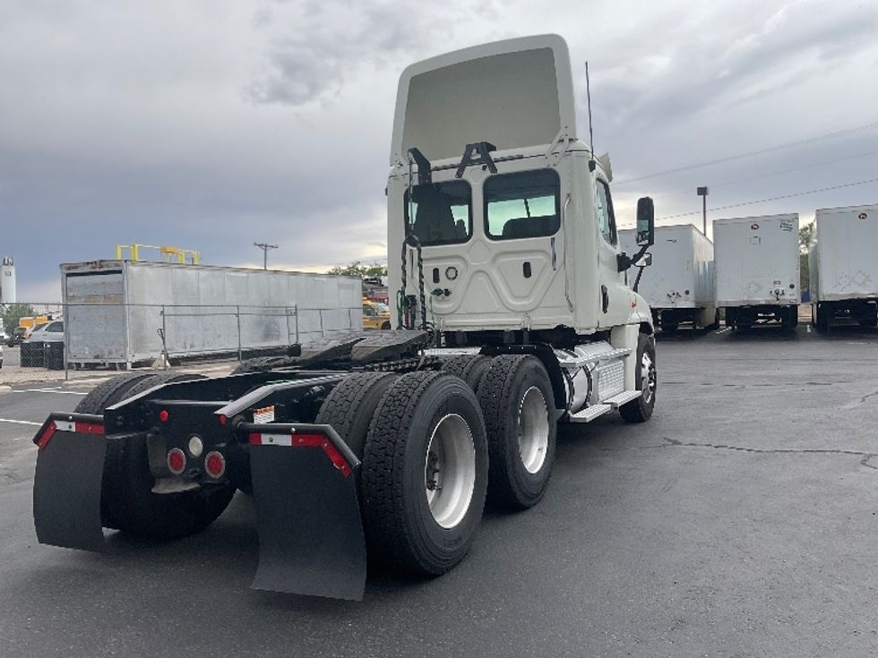 Day Cab Tractor-Heavy Duty Tractors-Freightliner-2018-Cascadia 12564ST-El Paso-TX-548,125\n\t\tmiles-$ 31,500 - Image 7