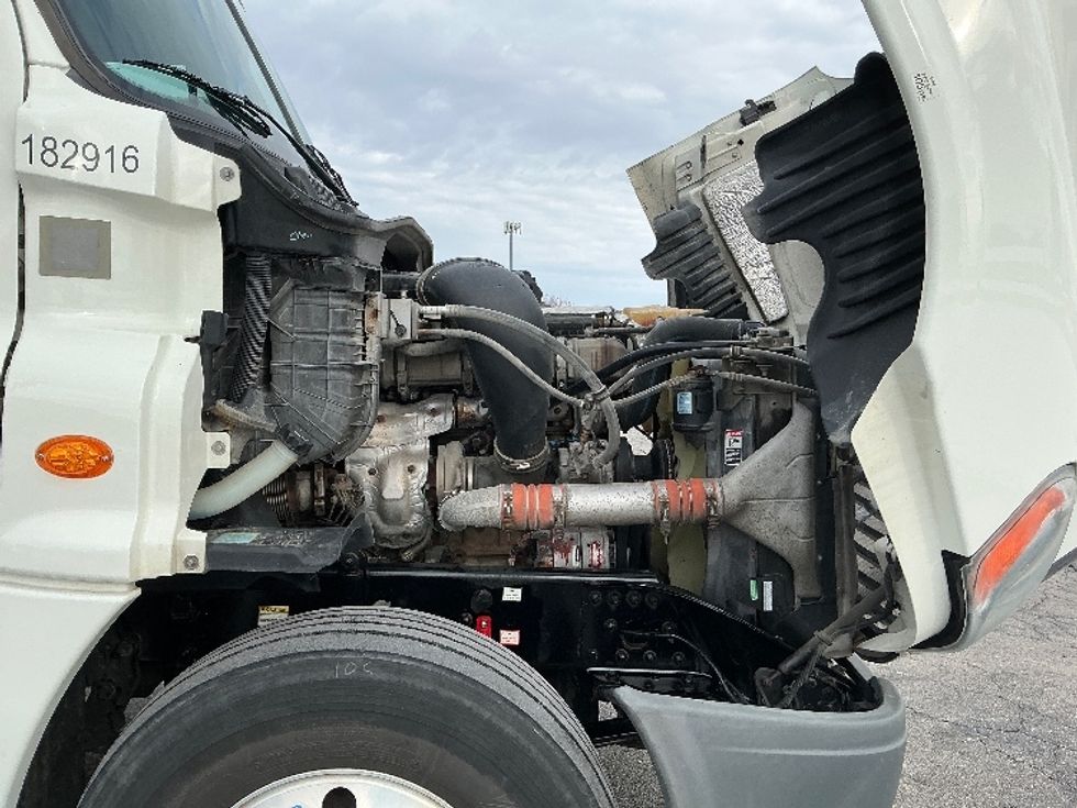 Day Cab Tractor-Heavy Duty Tractors-Freightliner-2018-Cascadia 12564ST-Elkhart-IN-314,055\n\t\tmiles-$ 38,000 - Image 15