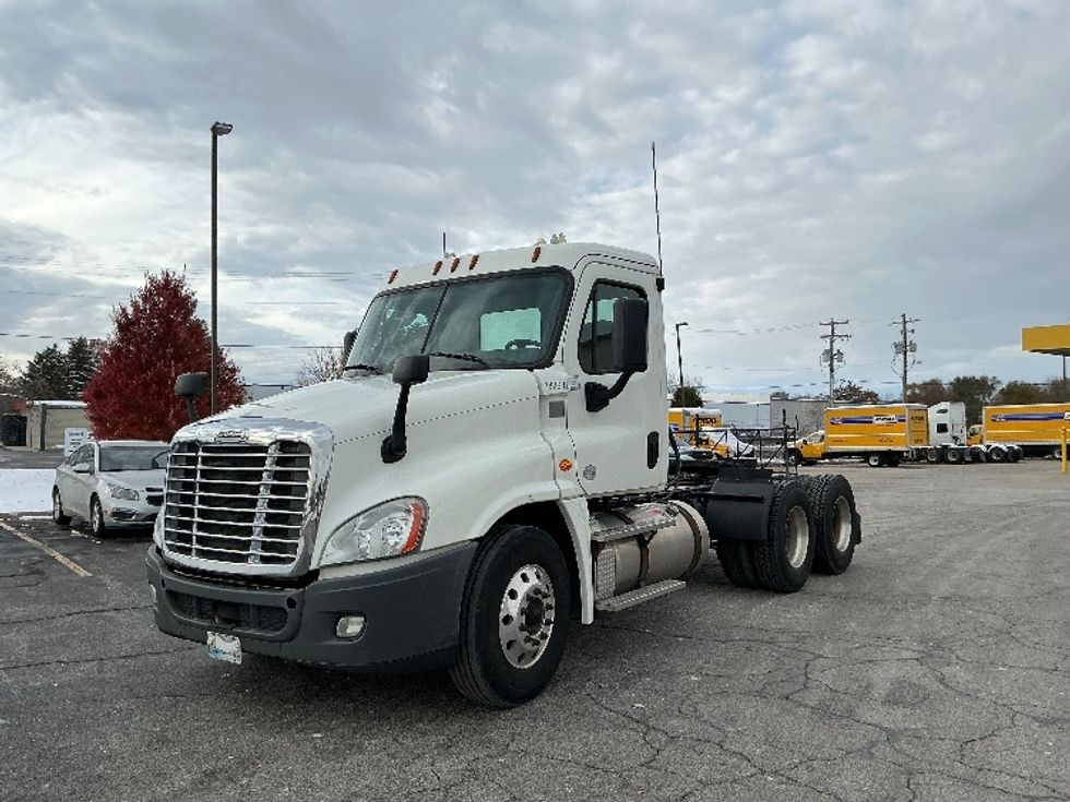 Day Cab Tractor-Heavy Duty Tractors-Freightliner-2018-Cascadia 12564ST-Elkhart-IN-314,055\n\t\tmiles-$ 38,000 - Image 3