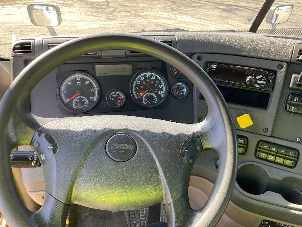 Day Cab Tractor-Heavy Duty Tractors-Freightliner-2018-Cascadia 12564ST-Elmira-NY-473,216\n\t\tmiles-$ 33,000 - Image 11