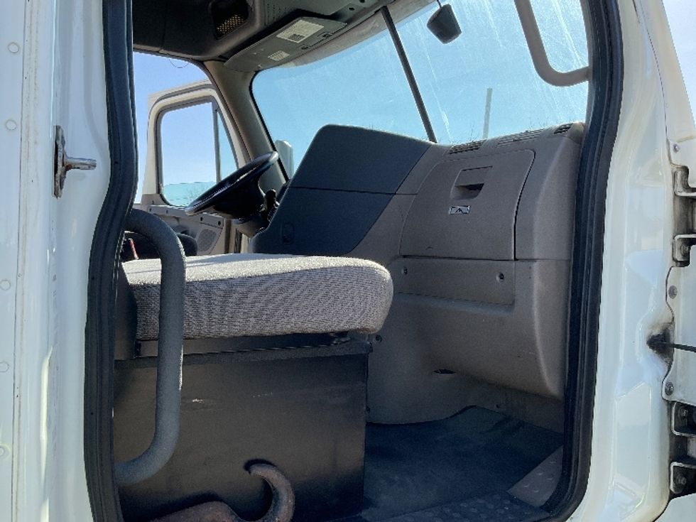 Day Cab Tractor-Heavy Duty Tractors-Freightliner-2018-Cascadia 12564ST-Elmira-NY-473,216\n\t\tmiles-$ 33,000 - Image 12