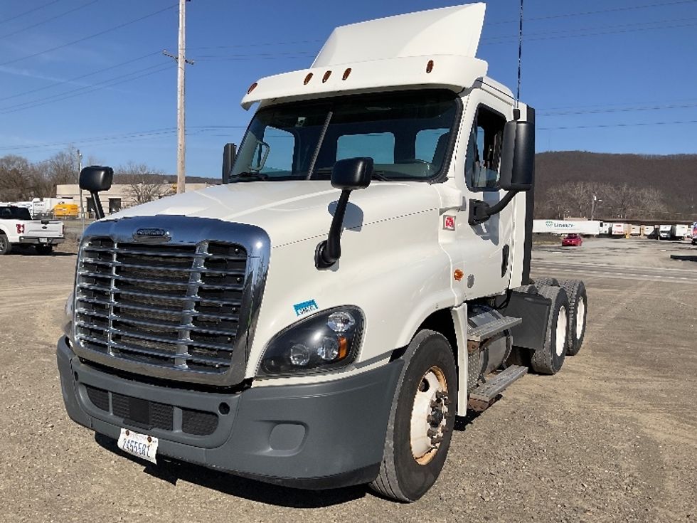 Day Cab Tractor-Heavy Duty Tractors-Freightliner-2018-Cascadia 12564ST-Elmira-NY-473,216\n\t\tmiles-$ 33,000 - Image 3