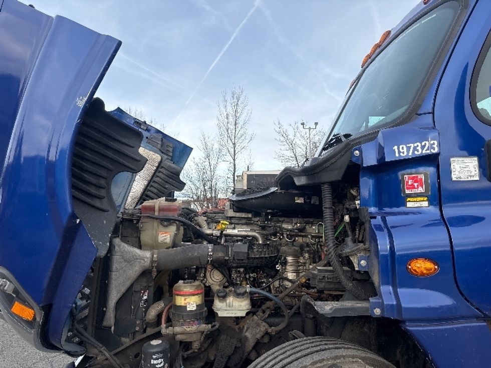 Day Cab Tractor-Heavy Duty Tractors-Freightliner-2018-Cascadia 12564ST-Elmsford-NY-124,457\n\t\tmiles-$ 47,500 - Image 16