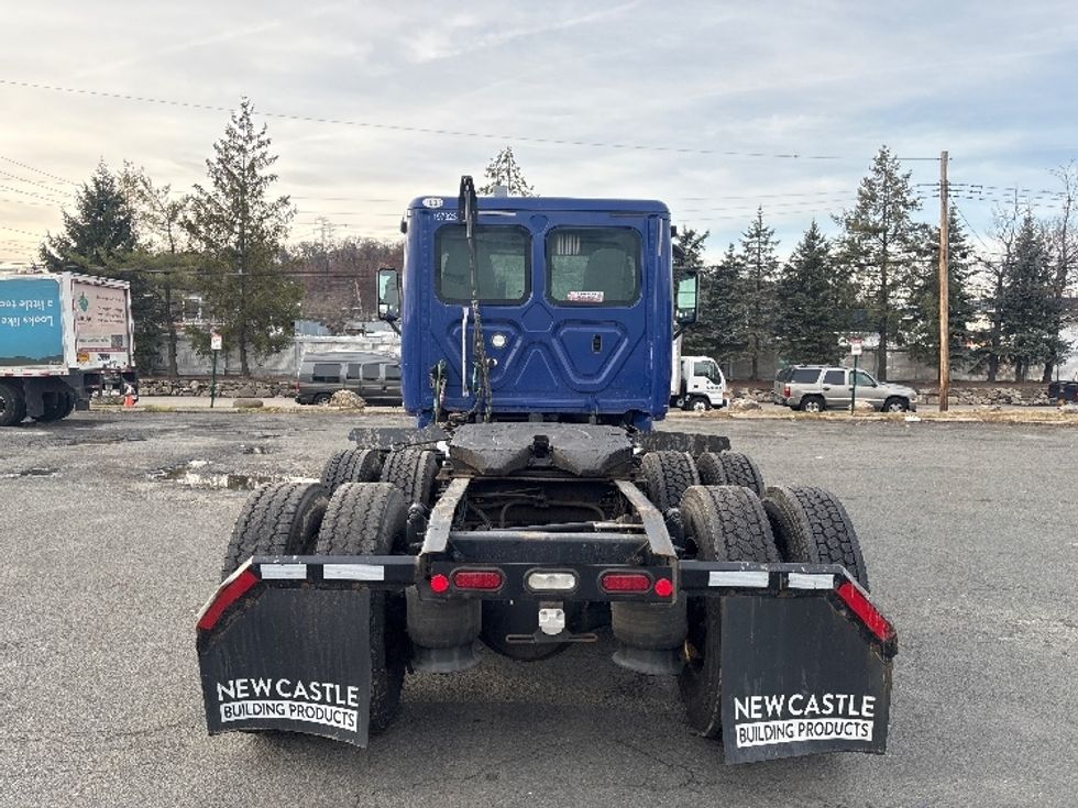 Day Cab Tractor-Heavy Duty Tractors-Freightliner-2018-Cascadia 12564ST-Elmsford-NY-124,457\n\t\tmiles-$ 47,500 - Image 6