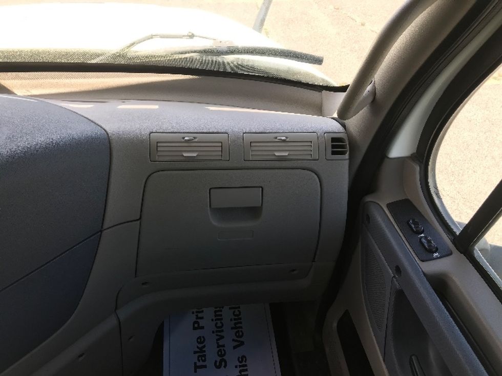 Day Cab Tractor-Heavy Duty Tractors-Freightliner-2018-Cascadia 12564ST-Essex Junction-VT-588,793\n\t\tmiles-$ 27,750 - Image 13