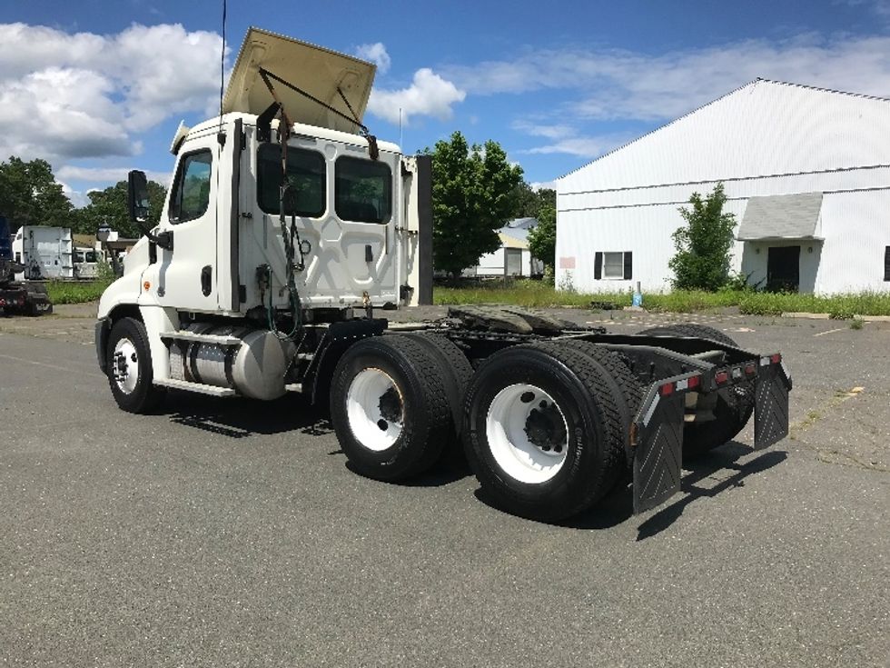 Day Cab Tractor-Heavy Duty Tractors-Freightliner-2018-Cascadia 12564ST-Essex Junction-VT-588,793\n\t\tmiles-$ 27,750 - Image 5