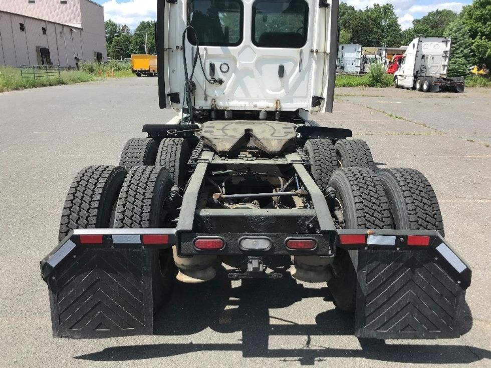 Day Cab Tractor-Heavy Duty Tractors-Freightliner-2018-Cascadia 12564ST-Essex Junction-VT-588,793\n\t\tmiles-$ 27,750 - Image 6
