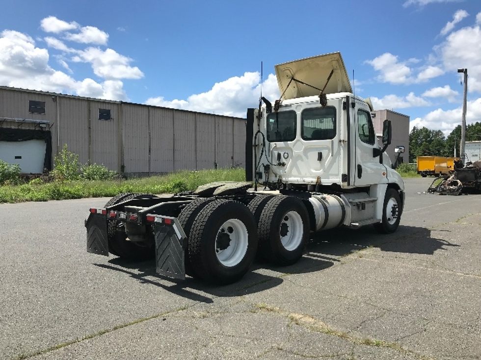 Day Cab Tractor-Heavy Duty Tractors-Freightliner-2018-Cascadia 12564ST-Essex Junction-VT-588,793\n\t\tmiles-$ 27,750 - Image 7