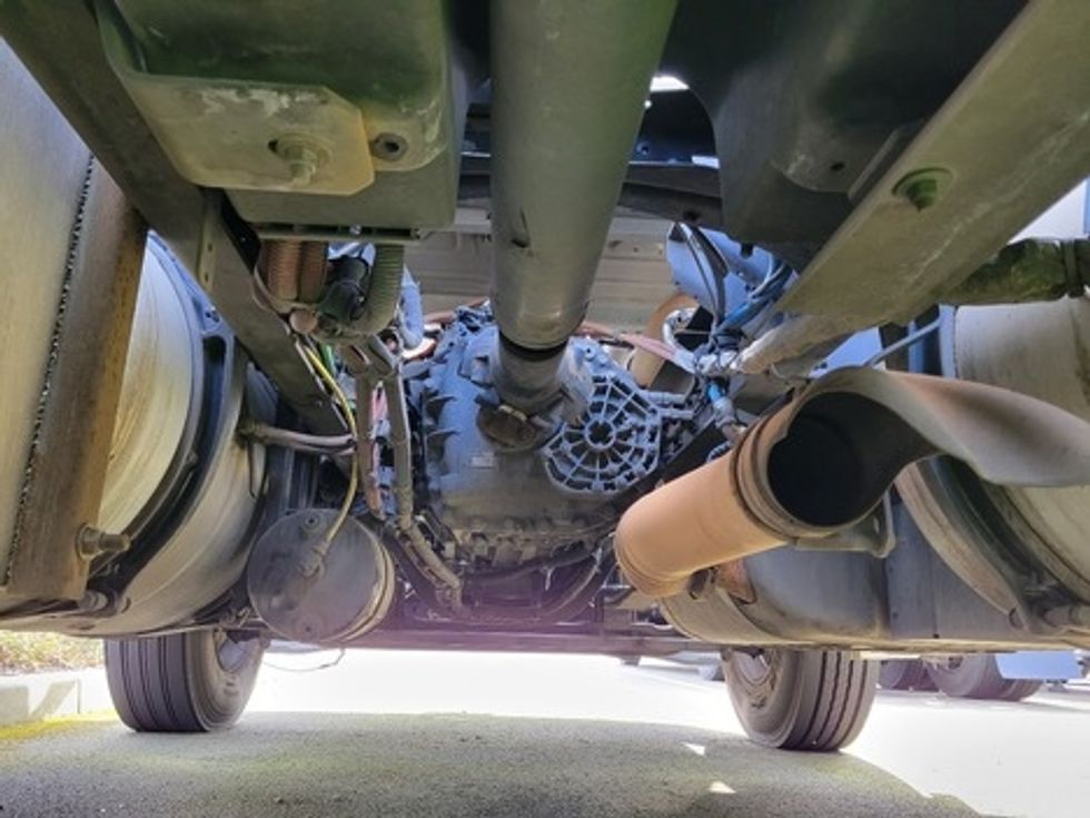 Day Cab Tractor-Heavy Duty Tractors-Freightliner-2018-Cascadia 12564ST-Everett-WA-138,100\n\t\tmiles-$ 42,750 - Image 19