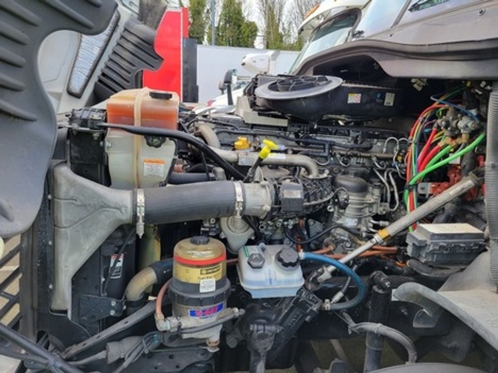 Day Cab Tractor-Heavy Duty Tractors-Freightliner-2018-Cascadia 12564ST-Everett-WA-138,100\n\t\tmiles-$ 42,750 - Image 20