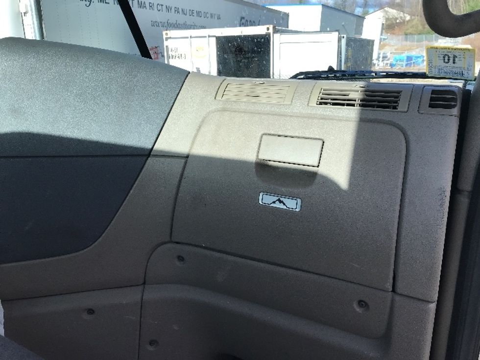 Day Cab Tractor-Heavy Duty Tractors-Freightliner-2018-Cascadia 12564ST-Fitchburg-MA-291,563\n\t\tmiles-$ 45,000 - Image 13