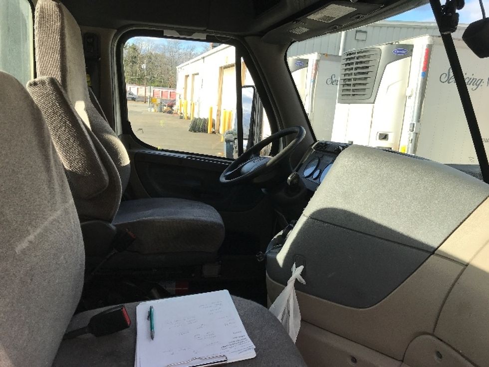 Day Cab Tractor-Heavy Duty Tractors-Freightliner-2018-Cascadia 12564ST-Fitchburg-MA-291,563\n\t\tmiles-$ 45,000 - Image 14