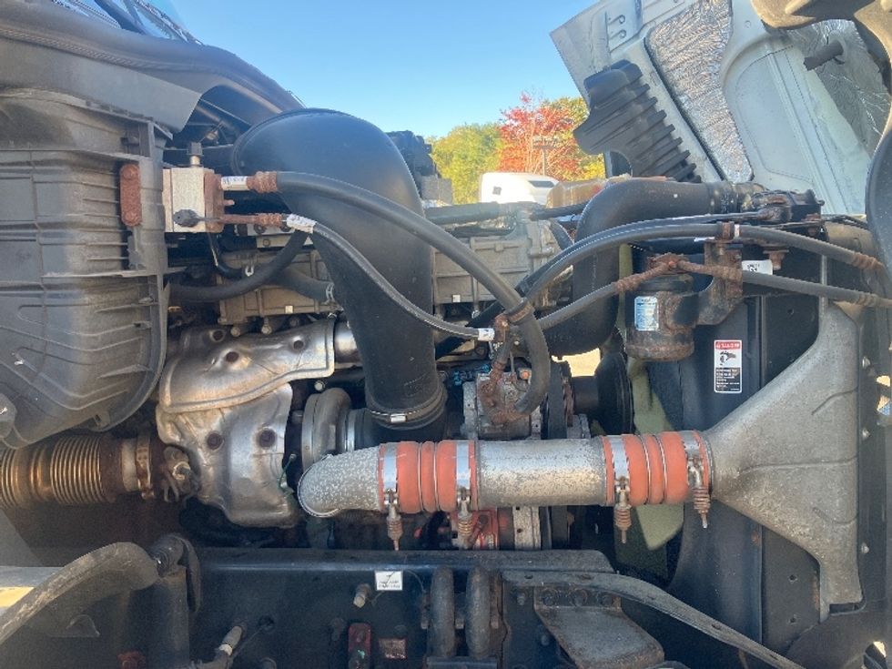 Day Cab Tractor-Heavy Duty Tractors-Freightliner-2018-Cascadia 12564ST-Fitchburg-MA-319,118\n\t\tmiles-$ 44,000 - Image 15