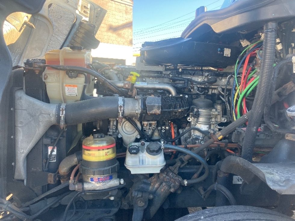 Day Cab Tractor-Heavy Duty Tractors-Freightliner-2018-Cascadia 12564ST-Fitchburg-MA-319,118\n\t\tmiles-$ 44,000 - Image 16