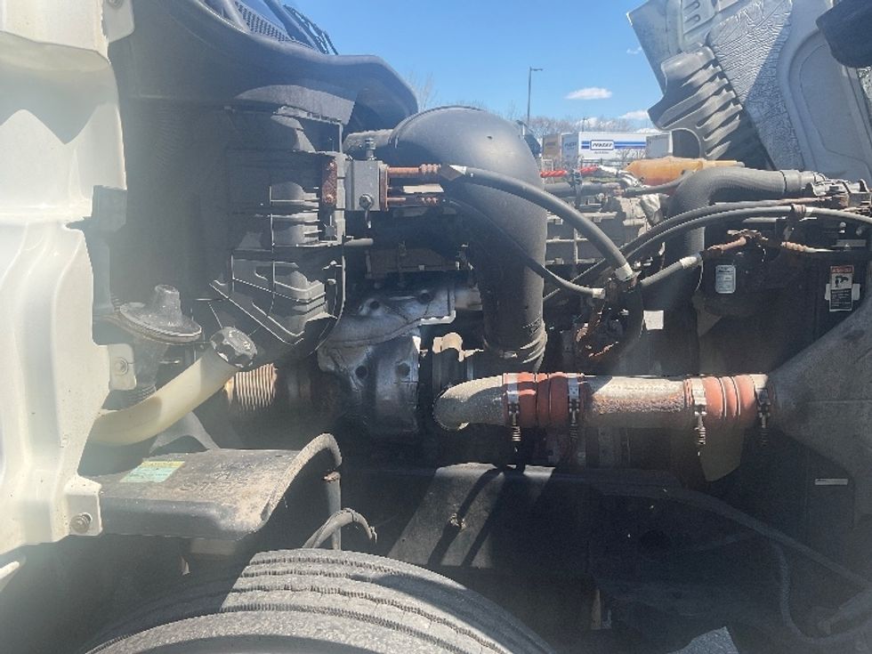 Day Cab Tractor-Heavy Duty Tractors-Freightliner-2018-Cascadia 12564ST-Fitchburg-MA-380,933\n\t\tmiles-$ 34,250 - Image 14