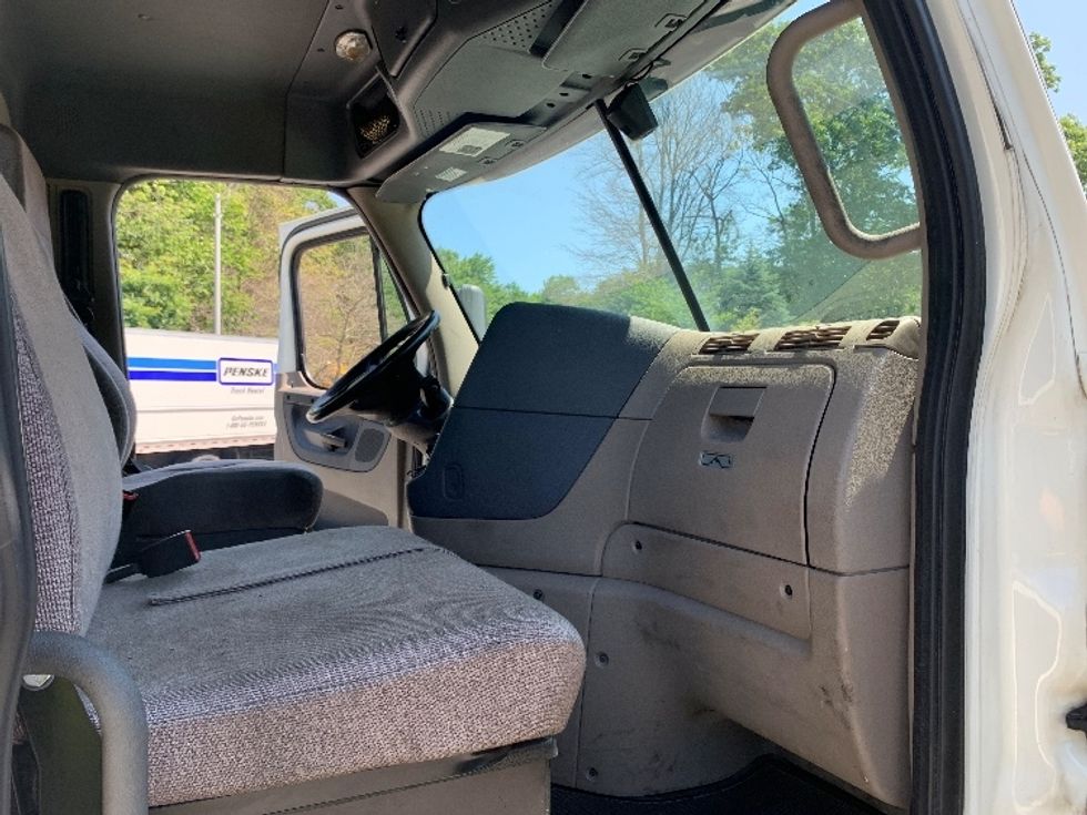 Day Cab Tractor-Heavy Duty Tractors-Freightliner-2018-Cascadia 12564ST-Fitchburg-MA-440,579\n\t\tmiles-$ 36,000 - Image 12