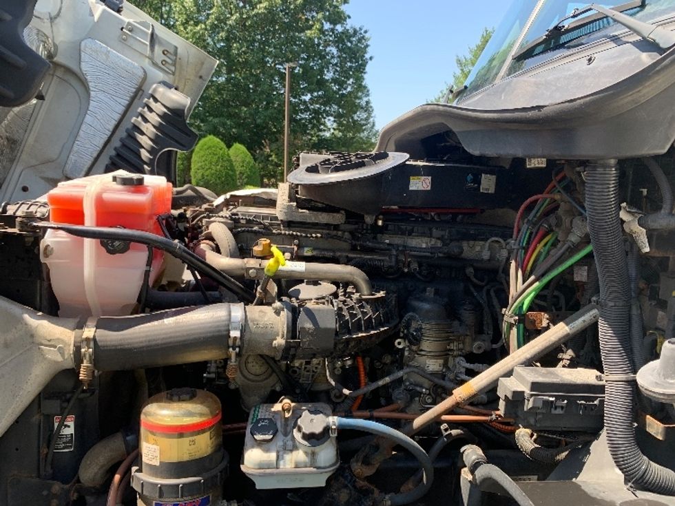 Day Cab Tractor-Heavy Duty Tractors-Freightliner-2018-Cascadia 12564ST-Fitchburg-MA-440,579\n\t\tmiles-$ 36,000 - Image 16