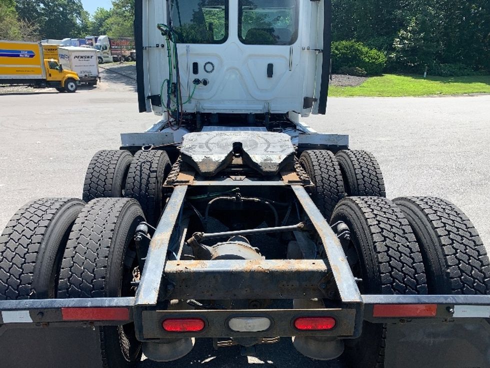 Day Cab Tractor-Heavy Duty Tractors-Freightliner-2018-Cascadia 12564ST-Fitchburg-MA-440,579\n\t\tmiles-$ 36,000 - Image 6
