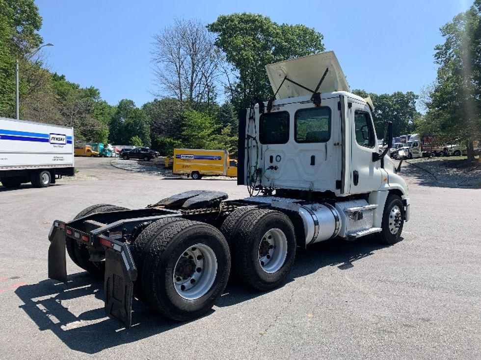 Day Cab Tractor-Heavy Duty Tractors-Freightliner-2018-Cascadia 12564ST-Fitchburg-MA-440,579\n\t\tmiles-$ 36,000 - Image 7