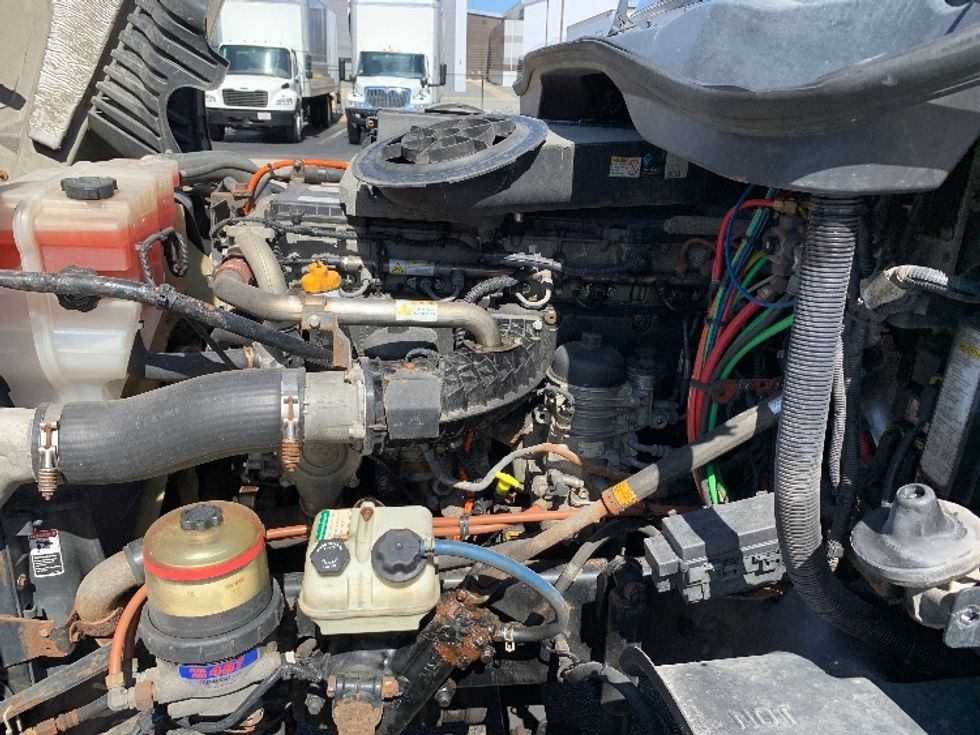Day Cab Tractor-Heavy Duty Tractors-Freightliner-2018-Cascadia 12564ST-Fitchburg-MA-446,619\n\t\tmiles-$ 34,750 - Image 15