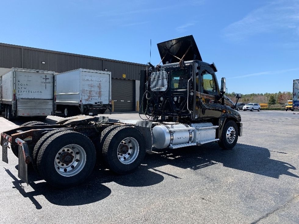 Day Cab Tractor-Heavy Duty Tractors-Freightliner-2018-Cascadia 12564ST-Fitchburg-MA-446,619\n\t\tmiles-$ 34,750 - Image 6