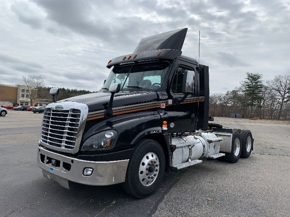 Day Cab Tractor-Heavy Duty Tractors-Freightliner-2018-Cascadia 12564ST-Fitchburg-MA-449,204\n\t\tmiles-$ 34,750 - Image 3