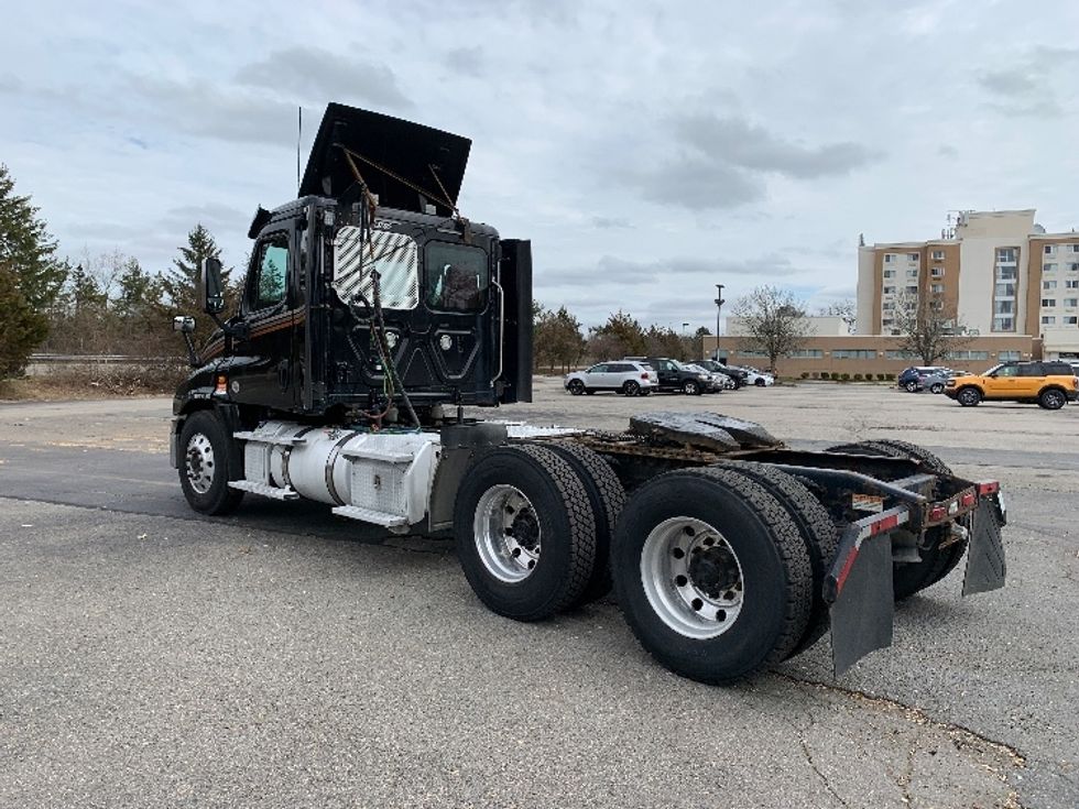Day Cab Tractor-Heavy Duty Tractors-Freightliner-2018-Cascadia 12564ST-Fitchburg-MA-449,204\n\t\tmiles-$ 34,750 - Image 5