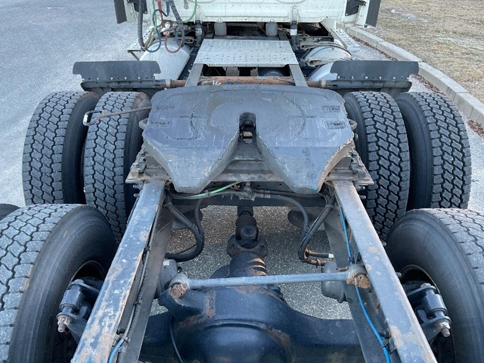 Day Cab Tractor-Heavy Duty Tractors-Freightliner-2018-Cascadia 12564ST-Fitchburg-MA-468,906\n\t\tmiles-$ 34,500 - Image 6