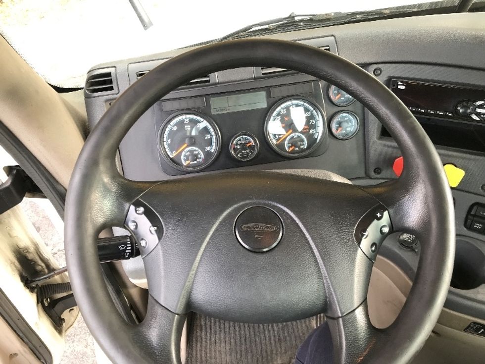 Day Cab Tractor-Heavy Duty Tractors-Freightliner-2018-Cascadia 12564ST-Fitchburg-MA-542,062\n\t\tmiles-$ 32,250 - Image 11