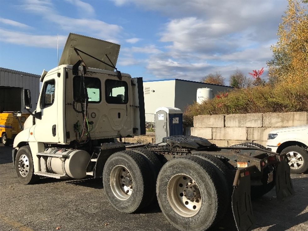 Day Cab Tractor-Heavy Duty Tractors-Freightliner-2018-Cascadia 12564ST-Fitchburg-MA-542,062\n\t\tmiles-$ 32,250 - Image 5