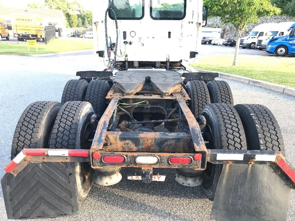 Day Cab Tractor-Heavy Duty Tractors-Freightliner-2018-Cascadia 12564ST-Fitchburg-MA-616,567\n\t\tmiles-$ 27,000 - Image 6