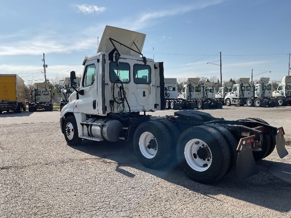 Day Cab Tractor-Heavy Duty Tractors-Freightliner-2018-Cascadia 12564ST-Flint-MI-197,442\n\t\tmiles-$ 45,750 - Image 5