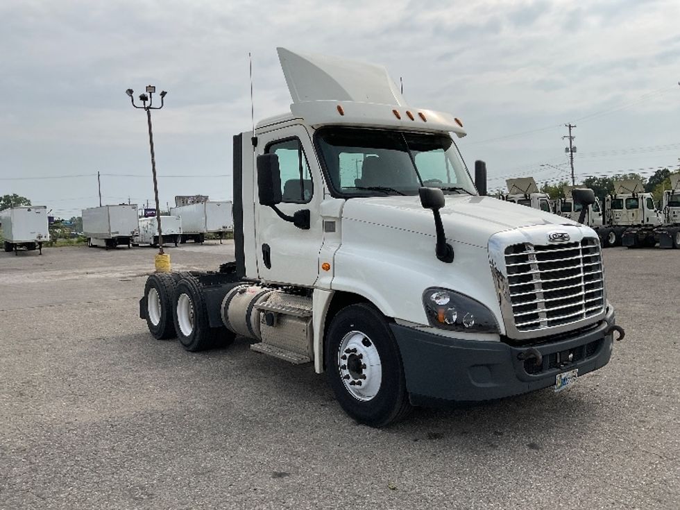 Day Cab Tractor-Heavy Duty Tractors-Freightliner-2018-Cascadia 12564ST-Flint-MI-268,330\n\t\tmiles-$ 48,750 - Image 1